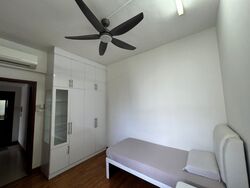 Seletaris (D27), Condominium #595180201